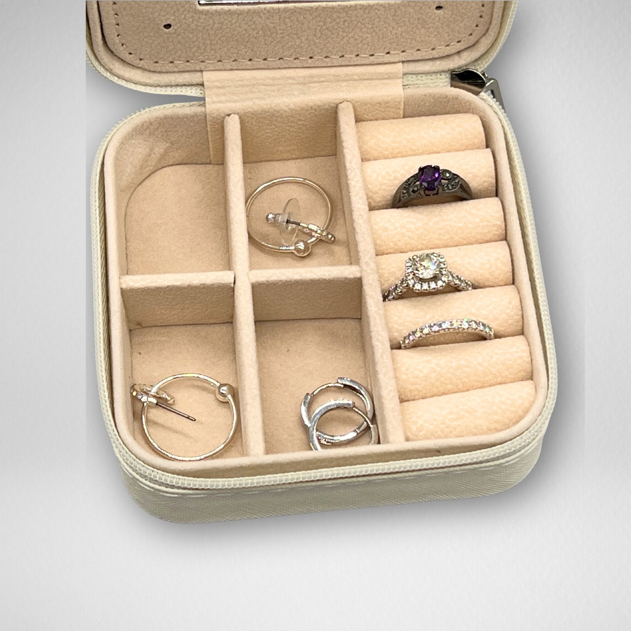 Personalized Travel Jewelry Box with Birth Month Flower Design